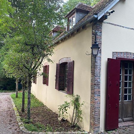 Le Charme Villa Mezilles Exterior photo