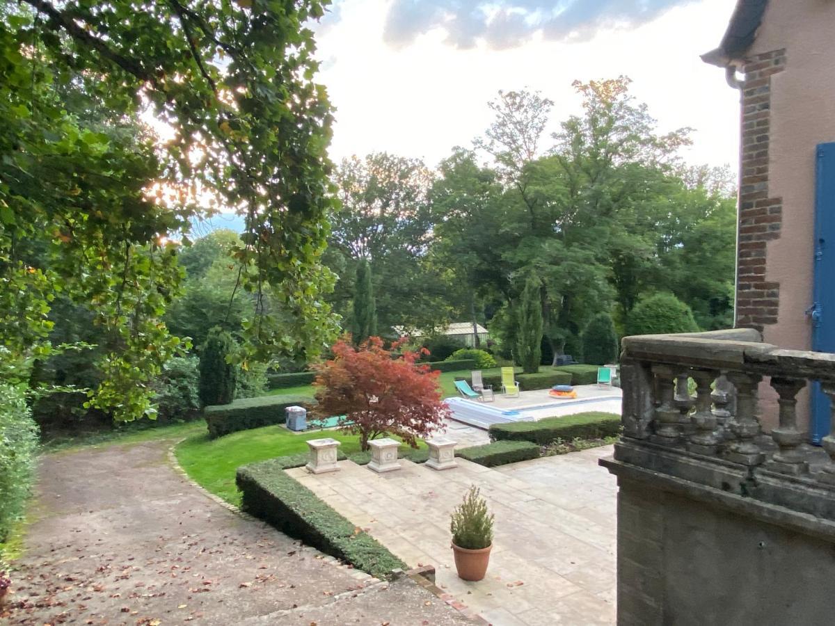 Le Charme Villa Mezilles Exterior photo