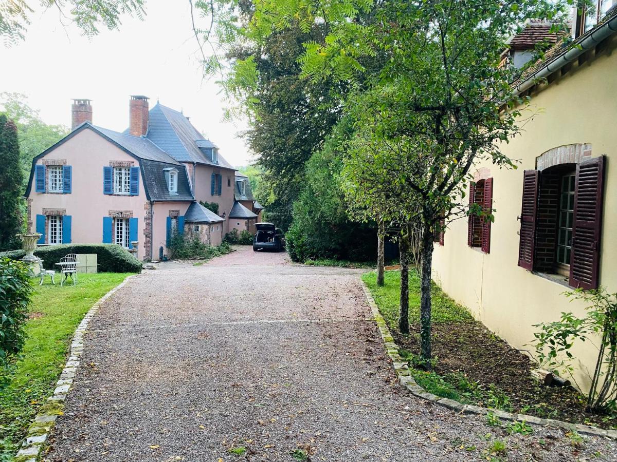 Le Charme Villa Mezilles Exterior photo